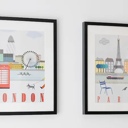 Modern Black & Wooden Near The Airport By Renters Varsovia