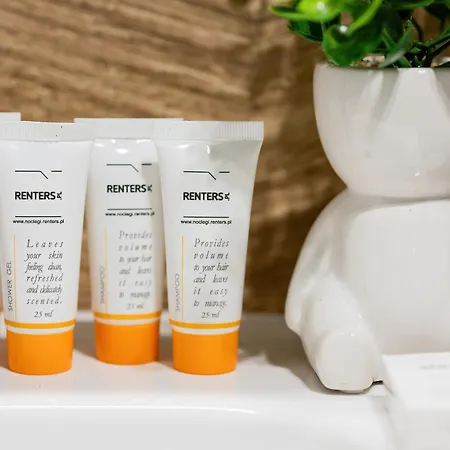 Modern Black & Wooden Near The Airport By Renters Varsovia