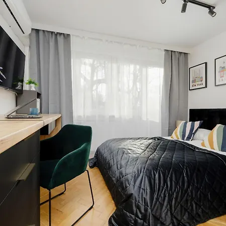 Modern Black & Wooden Near The Airport By Renters Apartment Warsaw