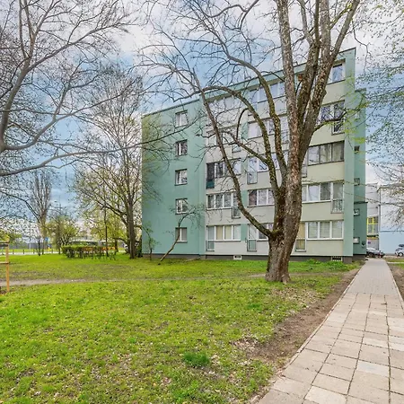 Lejlighed Modern Black & Wooden Near The Airport By Renters